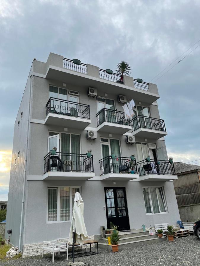 Hotel Charli Gonio المظهر الخارجي الصورة